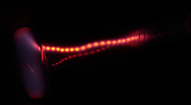 http://www.electrotherapymuseum.com/2010/WirelessLamps/DSC09282.JPG