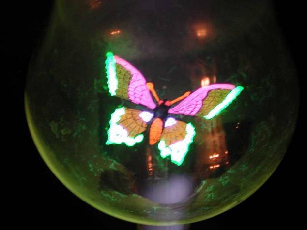 http://www.electrotherapymuseum.com/2009/30Oct09/More_Tubes/Butterfly%20On_resize.JPG