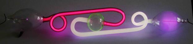 http://www.electrotherapymuseum.com/2006/TeslaLamp/1On.JPG