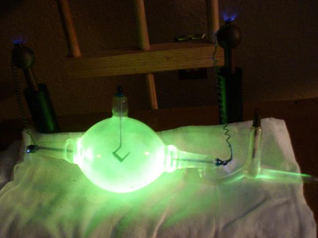 http://www.electrotherapymuseum.com/2010/ThomsonTube/DSC00347.JPG