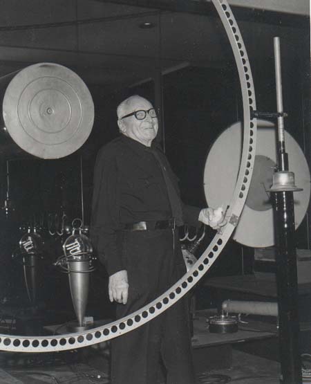 photo11.jpg (30146 bytes)