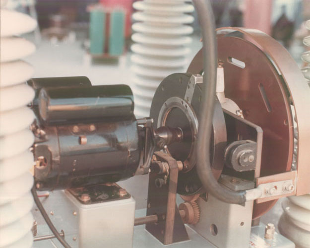 m10d.jpg (49542 bytes)